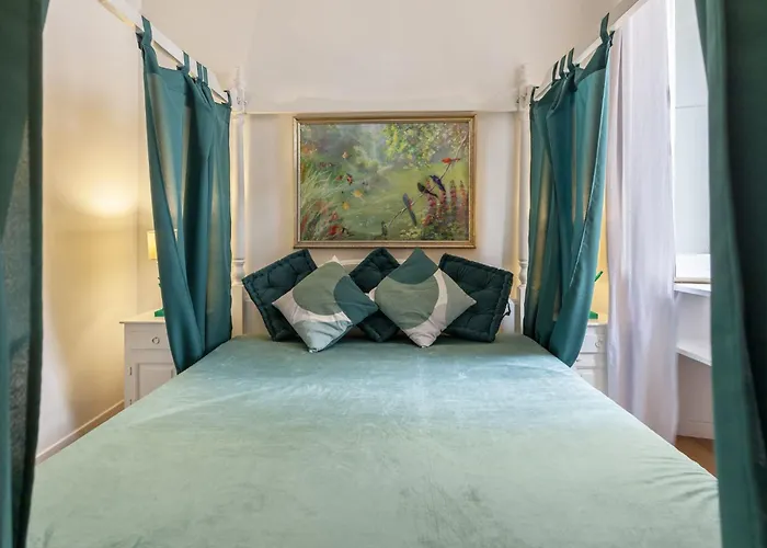 Charming Colosseo Apartamento *